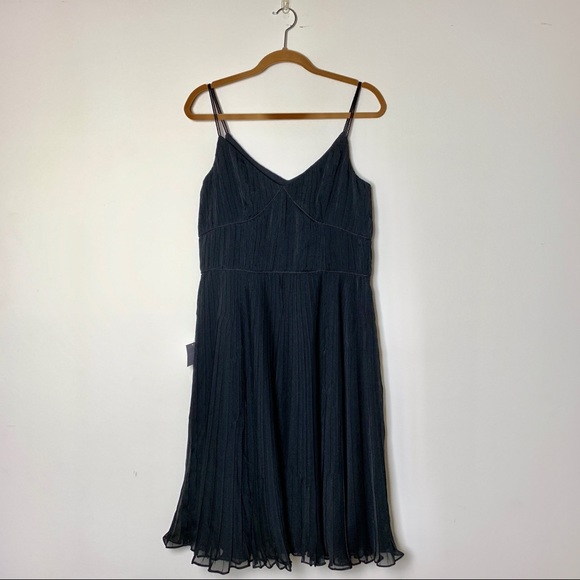 NWT Loft Hepburnesque Black Cocktail Dress Size 12 - Picture 2 of 6